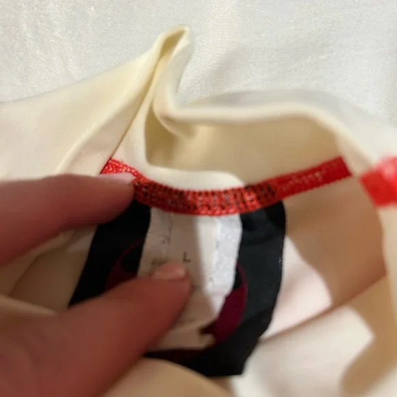 Rip Curl Cream and Red Rash Guard - Picture 5 of 7